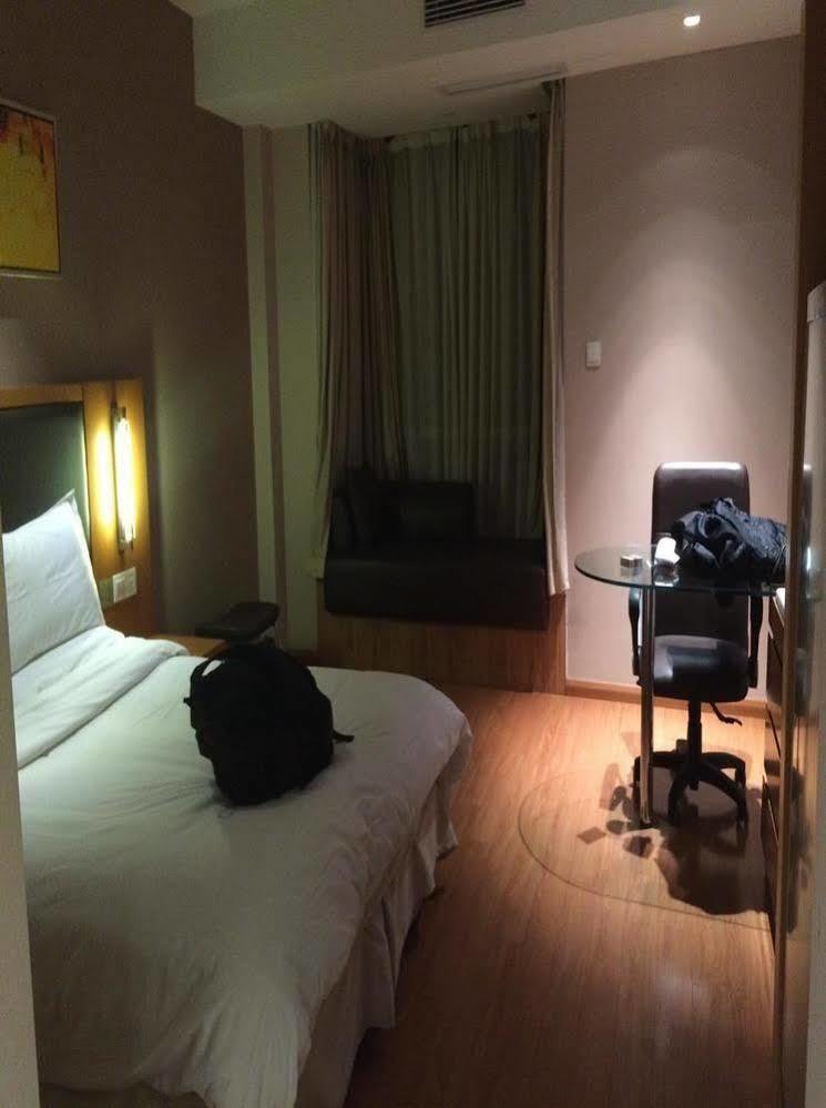 Ji Hotel Shanghai Jingan Temple Kangding Road Exterior photo