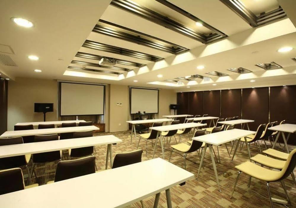 Ji Hotel Shanghai Jingan Temple Kangding Road Exterior photo